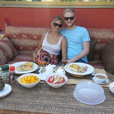 Golden Lilies Hotel Kokrobite Kültér fotó