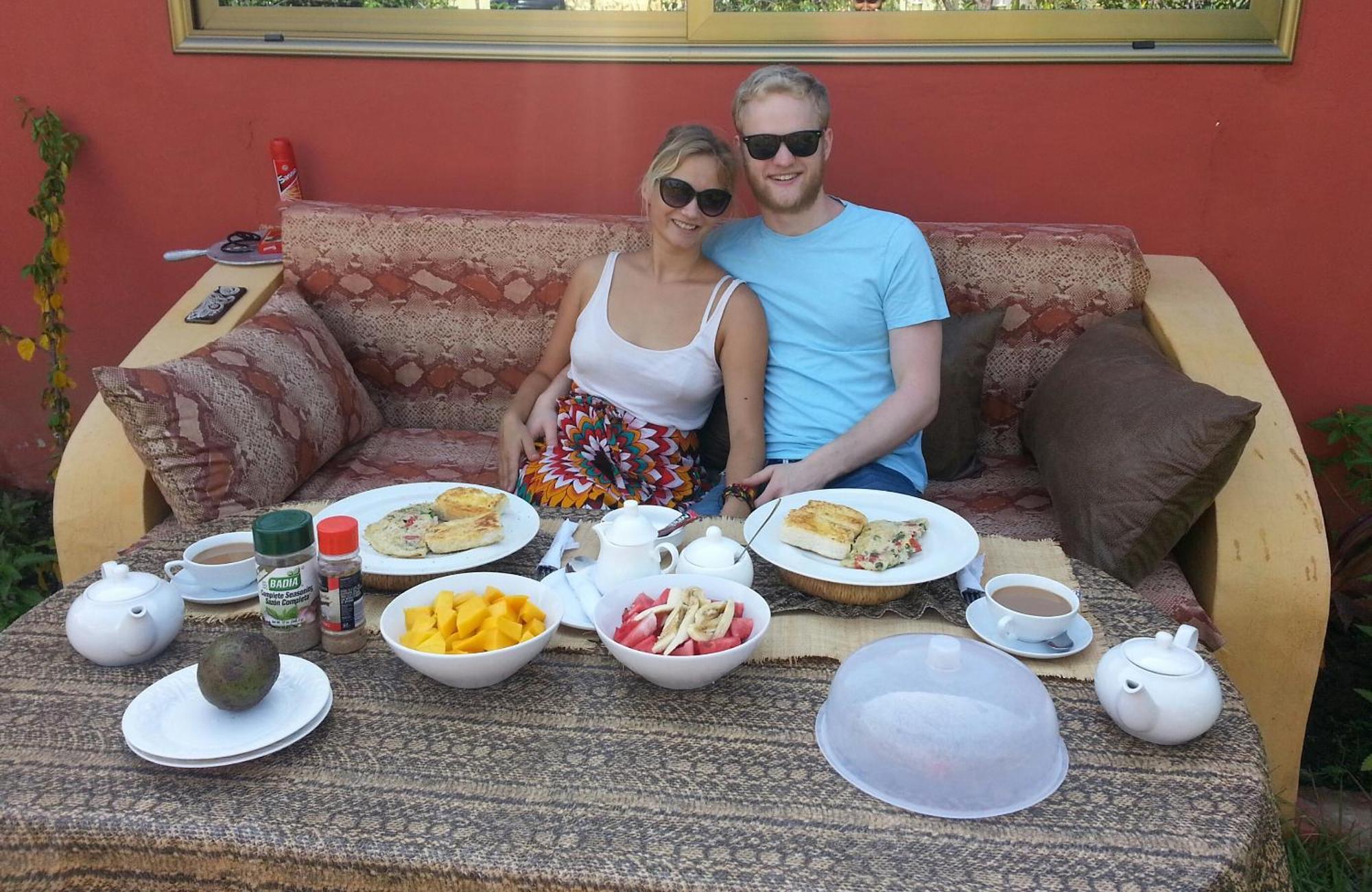 Golden Lilies Hotel Kokrobite Kültér fotó