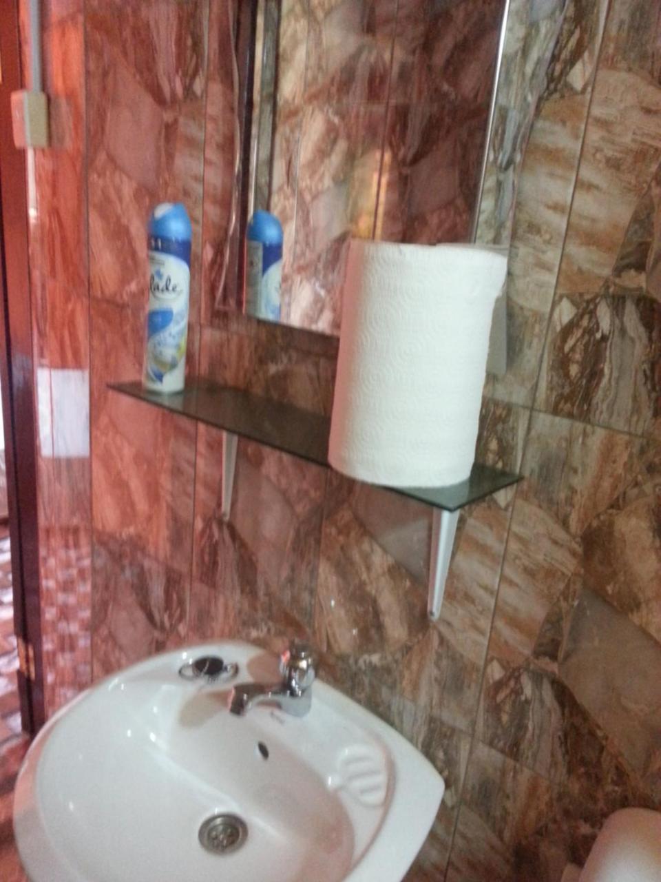 Golden Lilies Hotel Kokrobite Kültér fotó