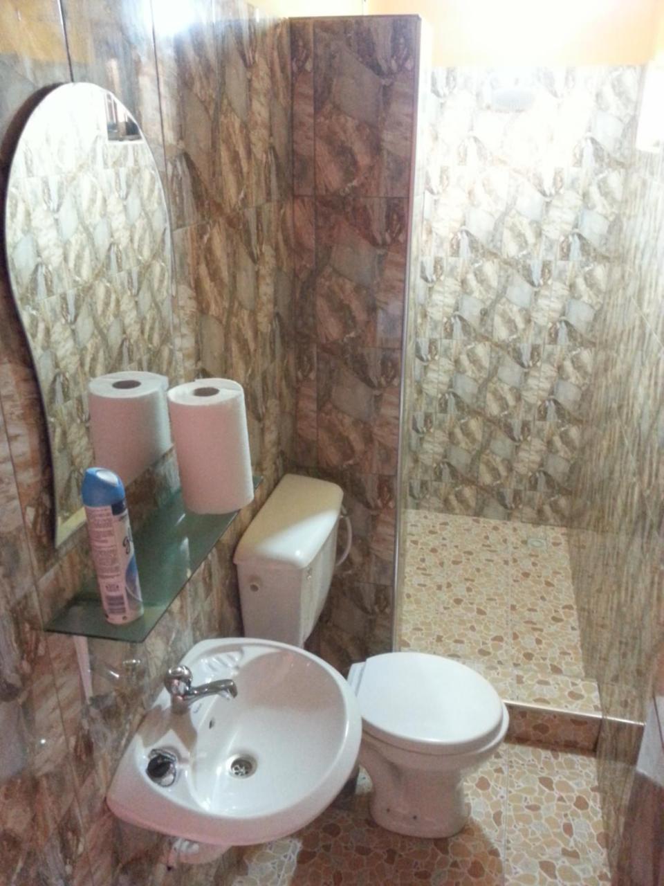 Golden Lilies Hotel Kokrobite Kültér fotó