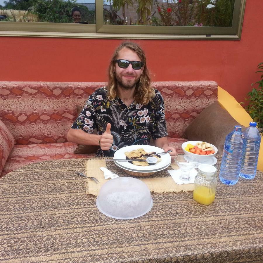 Golden Lilies Hotel Kokrobite Kültér fotó
